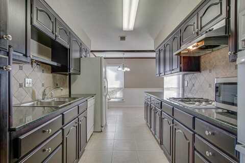 3719 Crestpark Drive, Farmers Branch, TX 75244