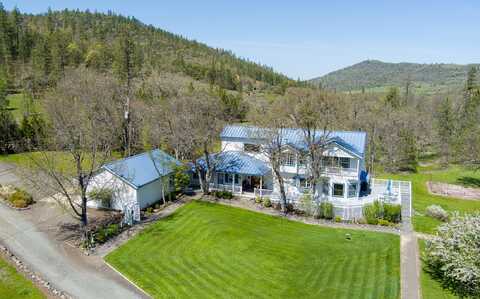 7555 E Antelope Rd, Eagle Point, OR 97524
