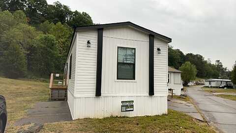 43 COUNTRY RD, POCA, WV 25159