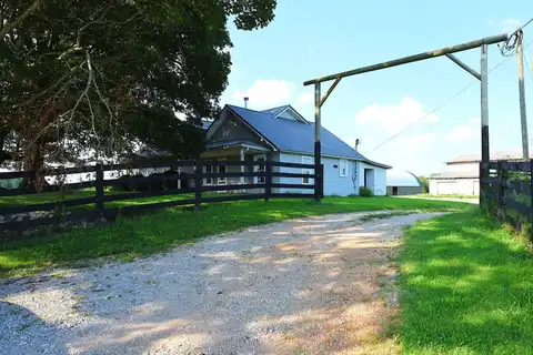 998 Park Cosby Road, Hardyville, KY 42746
