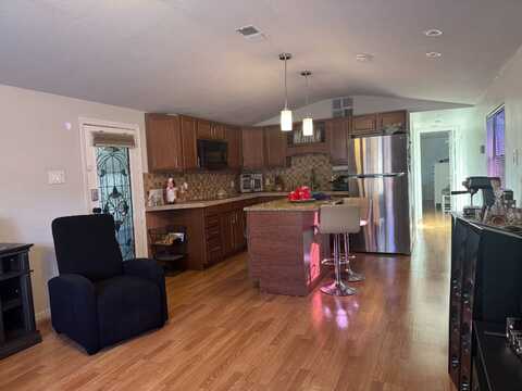 11940 US Hwy 301 N lot # 6, Thonotosasssa, FL 33592