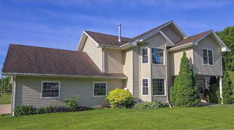 100 Duetel Court, Bellevue, IA 52031