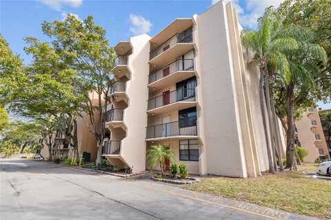 3550 Blue Lake Dr, Pompano Beach, FL 33064