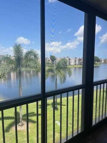 7351 Kinghurst Dr, Delray Beach, FL 33446