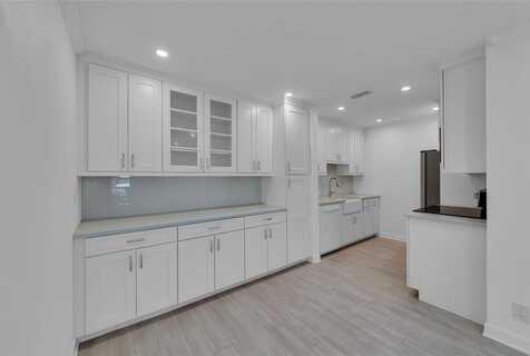 170 Cypress Club Dr, Pompano Beach, FL 33060