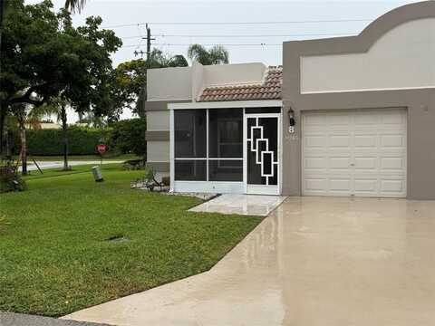 9245 Flynn Cir, Boca Raton, FL 33496