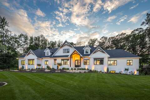 2411 LOXLEY Court, SUAMICO, WI 54173