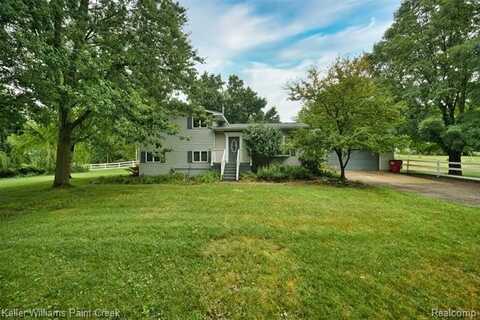11429 Center Road, Fenton, MI 48430