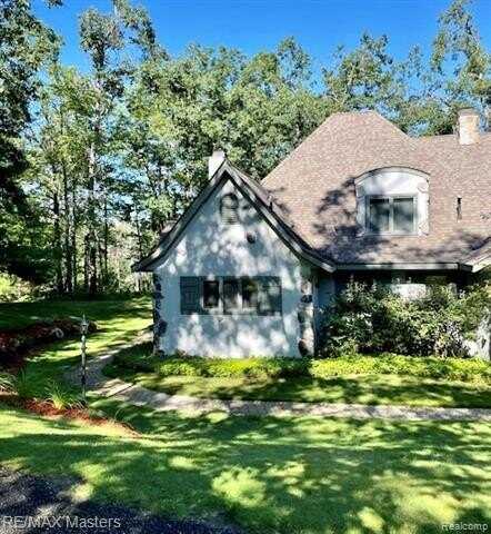 907 Chardonnay, Lewiston, MI 49756