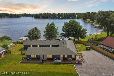 4998 N MAIN Street, Long Lake, MI 48743