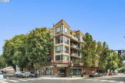 1620 NE BROADWAY ST, Portland, OR 97232