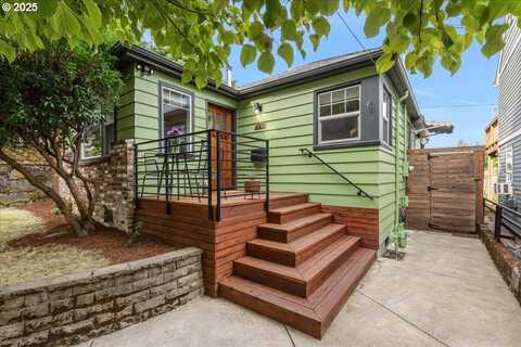 4411 N ALBINA AVE, Portland, OR 97217