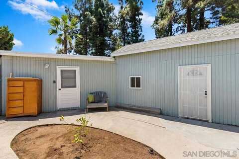 10119 Grandview Dr., La Mesa, CA 91941