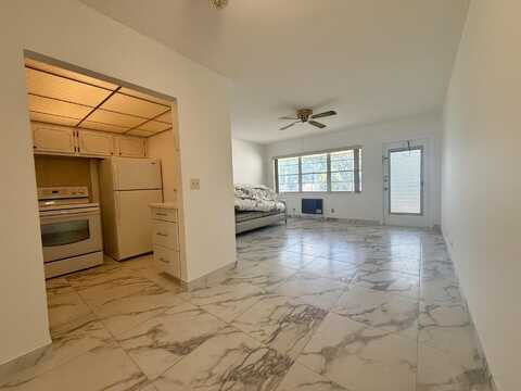 22 Waltham A, West Palm Beach, FL 33417