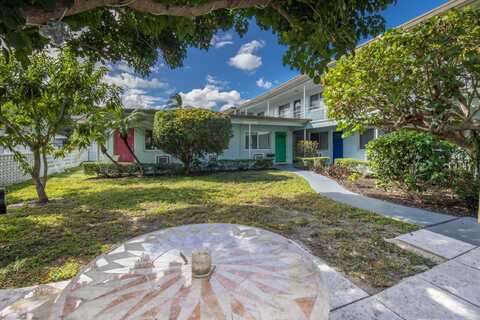 101 S Palmway, Lake Worth, FL 33460
