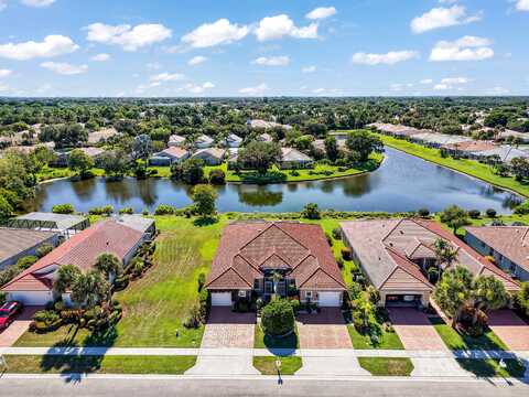 10849 Royal Caribbean Circle, Boynton Beach, FL 33437