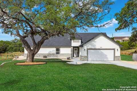 808 Heinen Road, Bandera, TX 78003