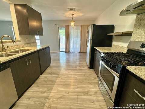 7823 Broadwick, San Antonio, TX 78239