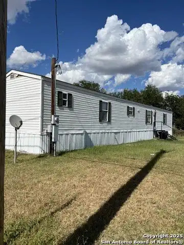 123 chapman, Pleasanton, TX 78064