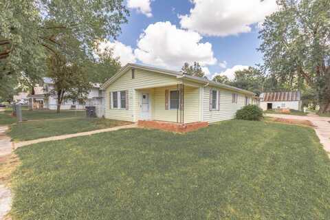 834 S A St, Arkansas City, KS 67005