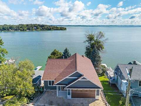 2052 Barber Drive, Stoughton, WI 53589
