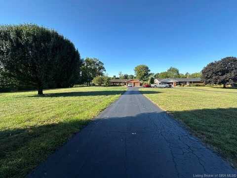 2207 W Robin Road, Scottsburg, IN 47170