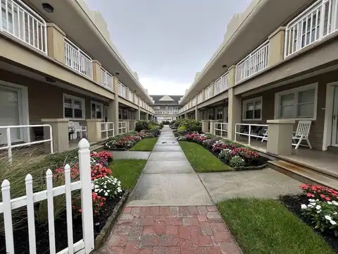 9010 Atlantic Ave, Margate City, NJ 08402