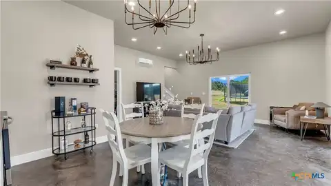 150 Wandering Oak Circle, Burnet, TX 78611