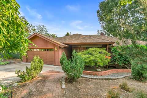 1042 Oak Knoll Drive, Ashland, OR 97520