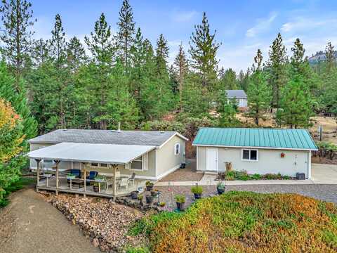 102 Manzanita Drive, Prospect, OR 97536