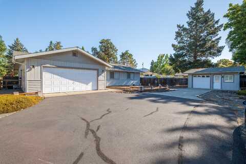 1060 SE Oriole Street, Grants Pass, OR 97526