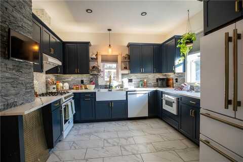 530 Post Road, Warwick, RI 02888