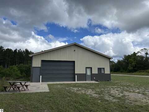 16962 Vondra, Thompsonville, MI 49683