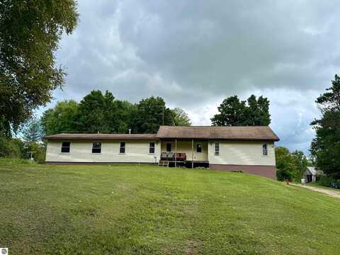 16178 150th Avenue, Leroy, MI 49655