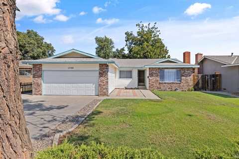 1700 W La Vida Avenue, Visalia, CA 93277