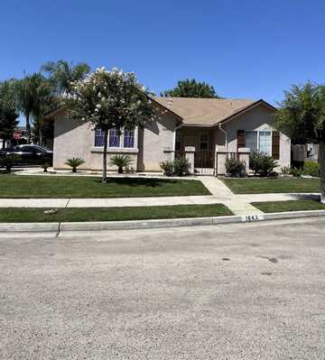 1643 Tehama Avenue, Farmersville, CA 93223