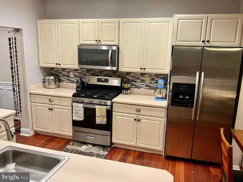 9 ADAMS LANE, DOWNINGTOWN, PA 19335