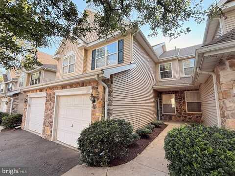 102 COUNTRY LANE, MORGANTOWN, PA 19543