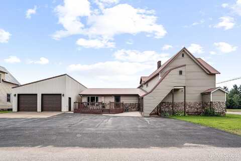 101 Kirkpatrick, Palmer, MI 49871