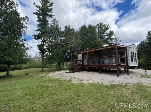 10645 N Main St, Rapid River, MI 49878