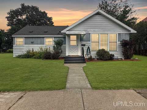 312 Dickinson, Kingsford, MI 49802