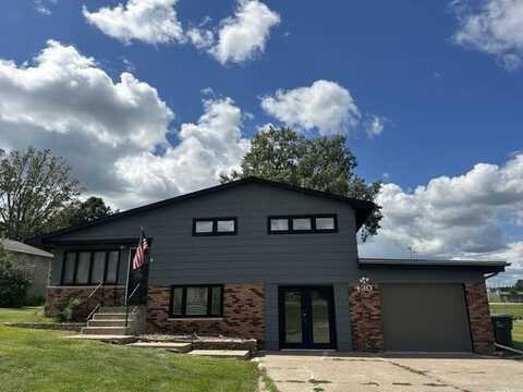 430 NW 9th Street, Waukon, IA 52172
