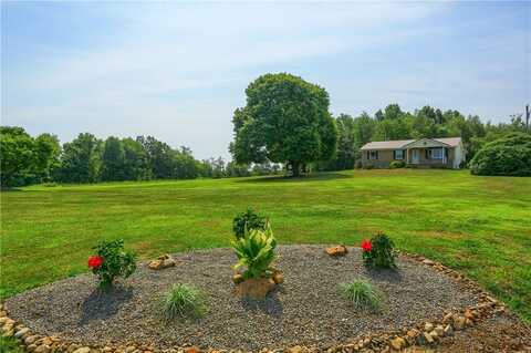 706 Hall Rd, Cloe, PA 16001