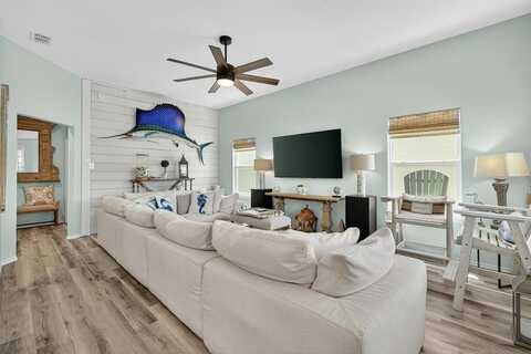 107 Rainbow Reef, Rockport, TX 78382