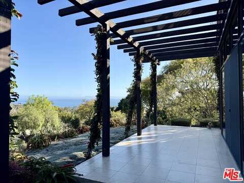 401 Nicholas Ln, Santa Barbara, CA 93108