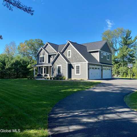 40 Gala Place, Niskayuna, NY 12309