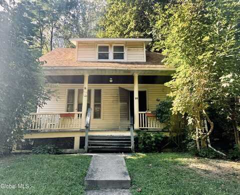 28 Northampton Road, Amsterdam, NY 12010