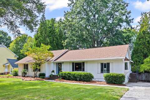 2116 Lynbridge Drive, Charlotte, NC 28270