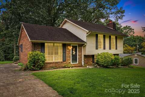 102 Aycock Street, Black Mountain, NC 28711