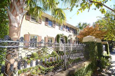 16 Logan Street, Charleston, SC 29401